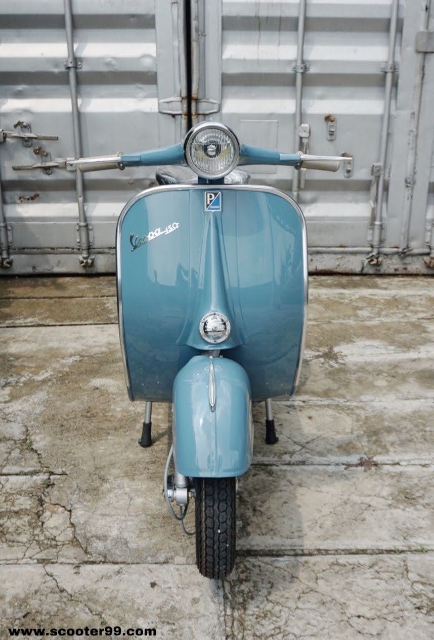 Vespa 150 Medium Blue front view